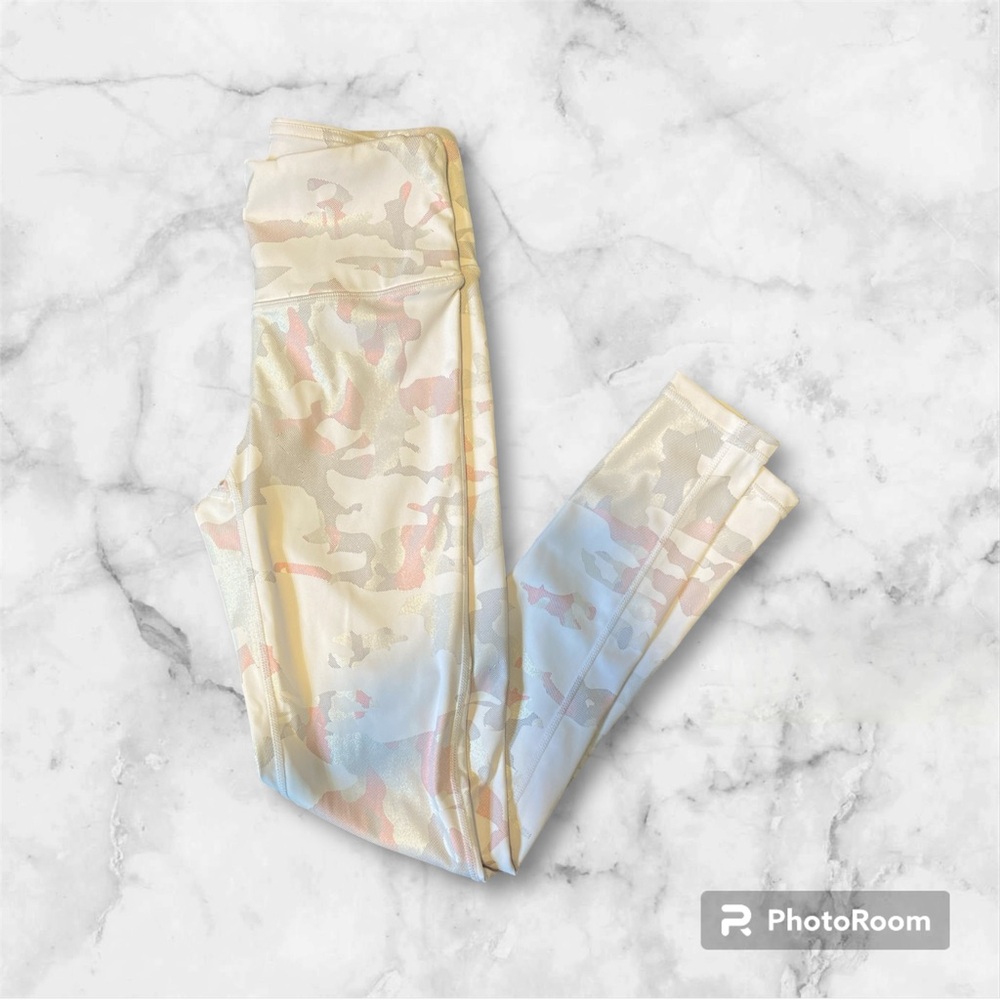 NWOT Mono B Pink, silver & White Camo Yoga Pants